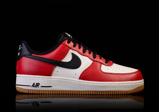 NIKE AIR FORCE 1 GYM RED