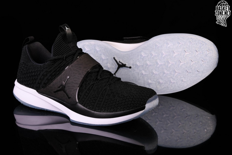 nike air jordan trainer 2