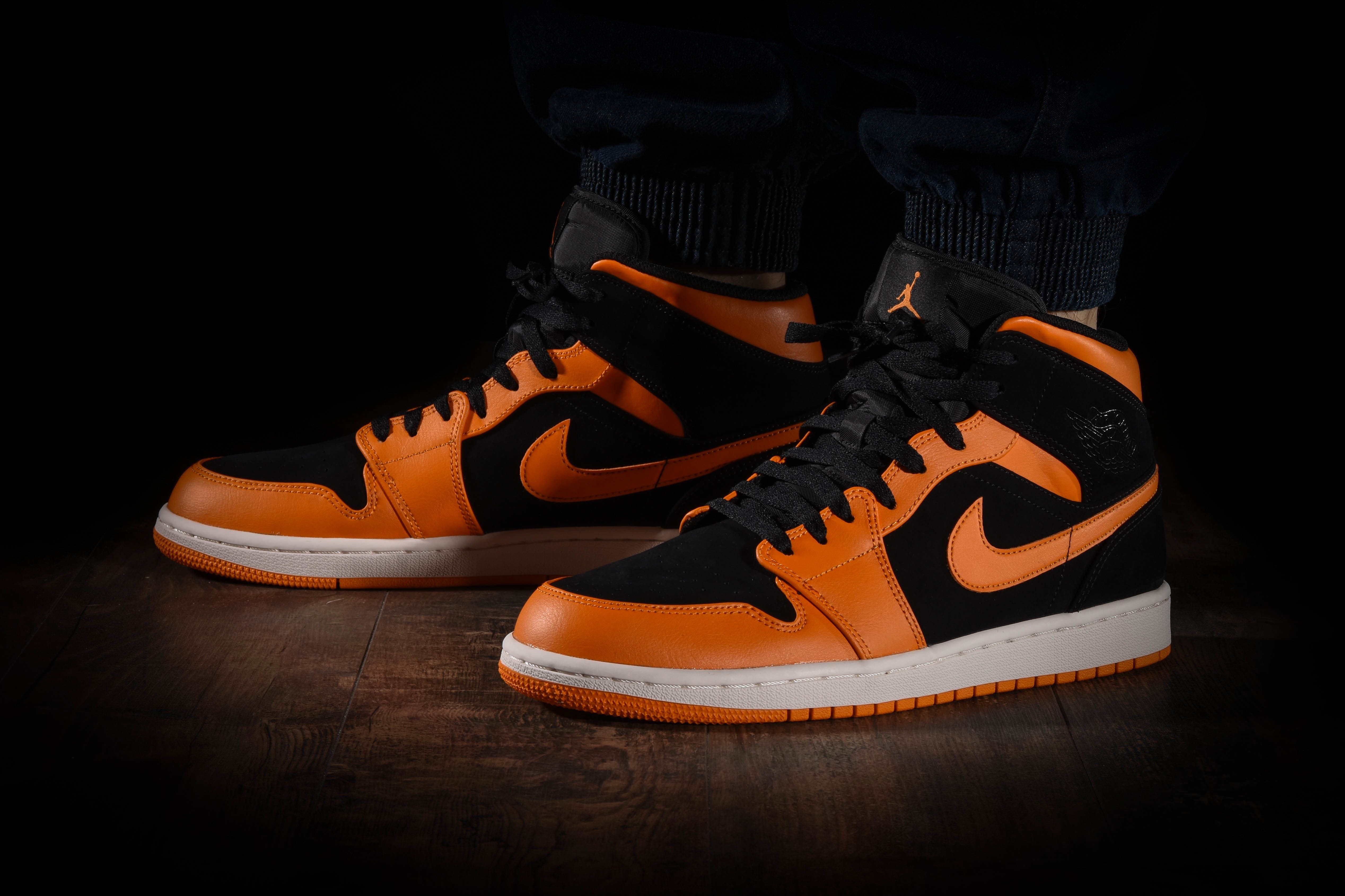 nike air jordan 1 retro mid black orange