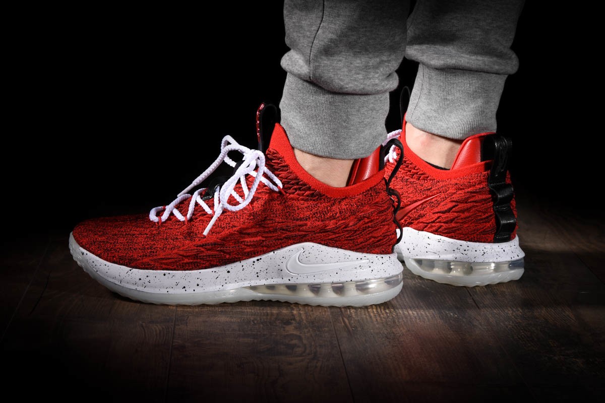 lebron xv low red