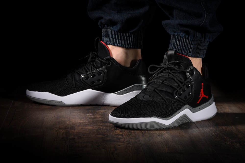 NIKE AIR JORDAN DNA BRED
