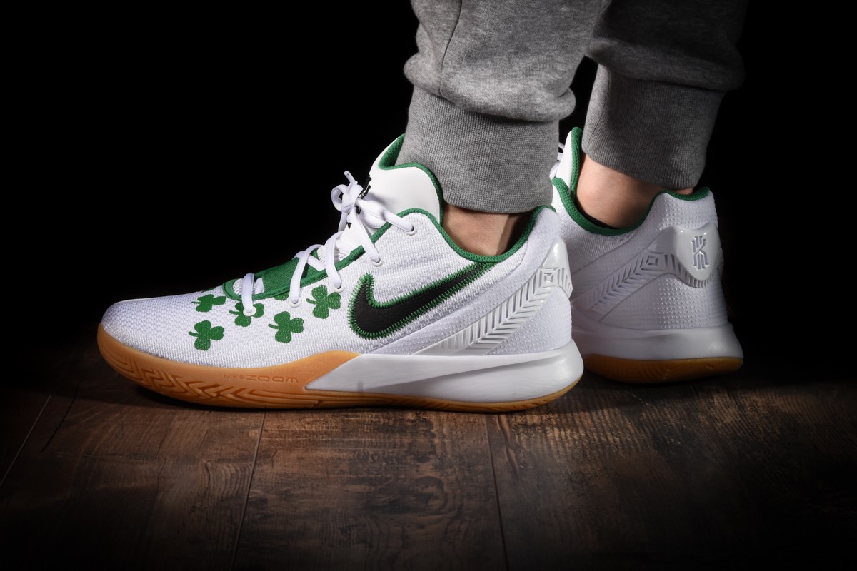 Kyrie irving wearing flytrap 2 hotsell