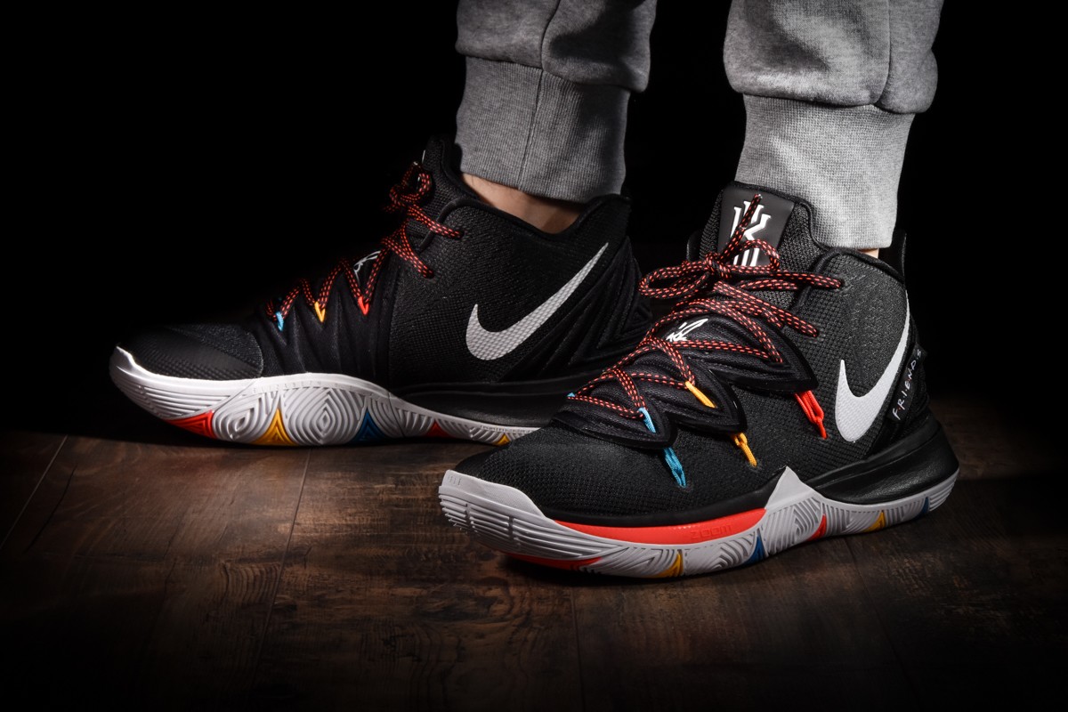 NIKE KYRIE 5 FRIENDS