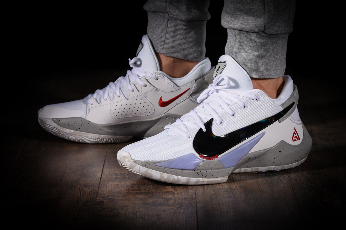 NIKE ZOOM FREAK 2 WHITE CEMENT GIANNIS ANTETOKOUNMPO